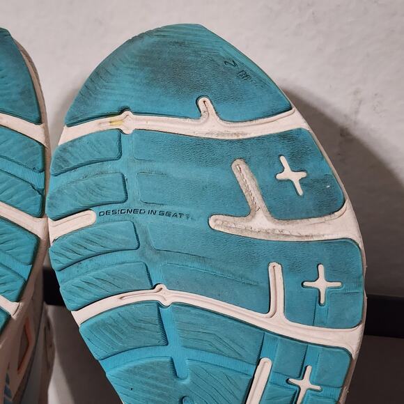 Brooks Adrenaline GTS 23 Women's Athletic Running Shoes Sneakers Size 8 - Picture 7 of 9